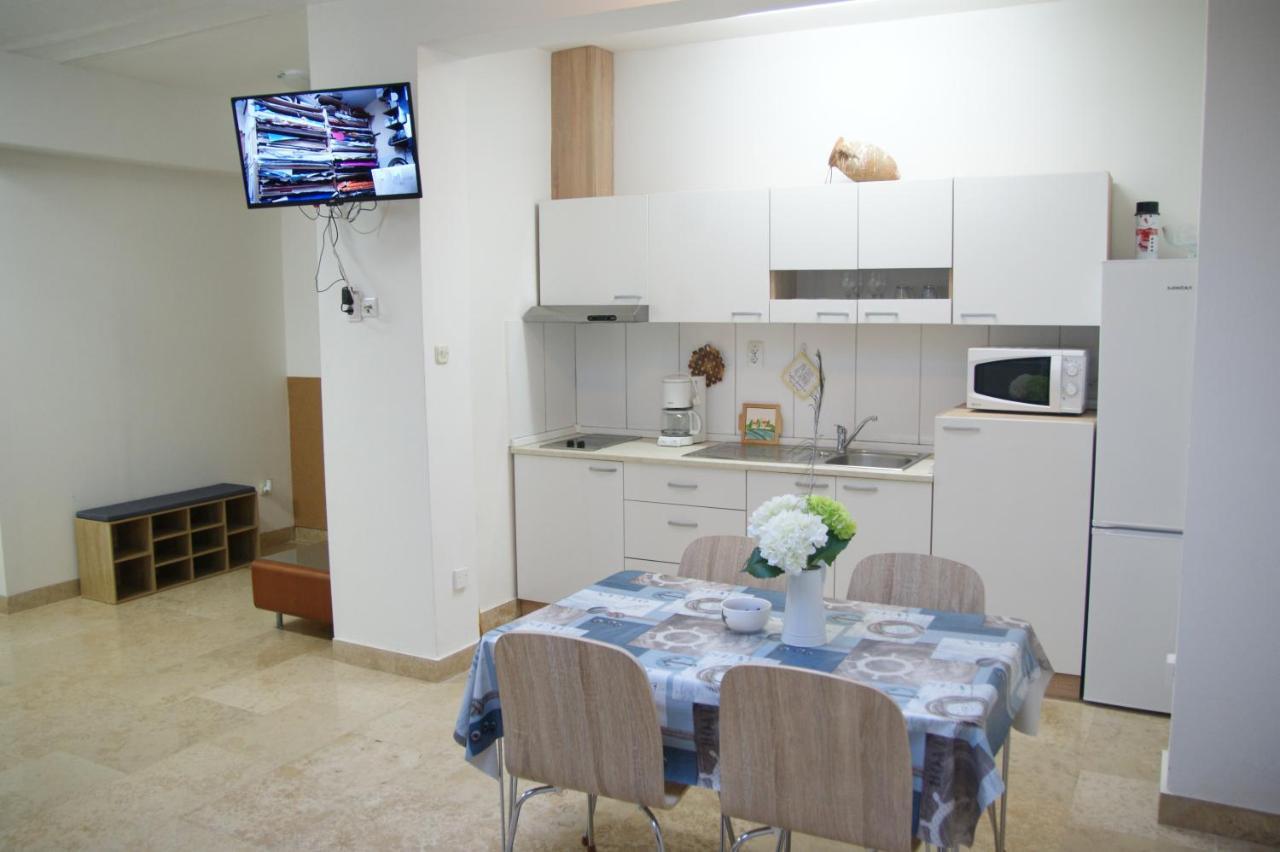 Apartman Ivana Pula Exterior foto